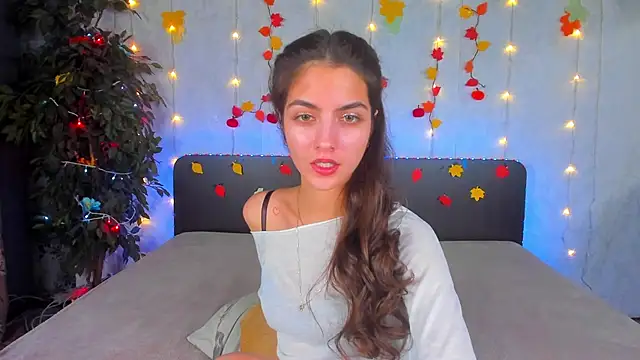 Milana Crystal  online show from November 25, 2025, 1:55 pm