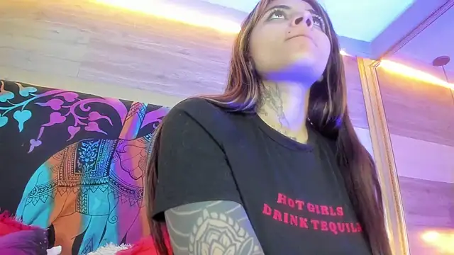 Cori Paige online show from April 4, 2026, 4:22 am