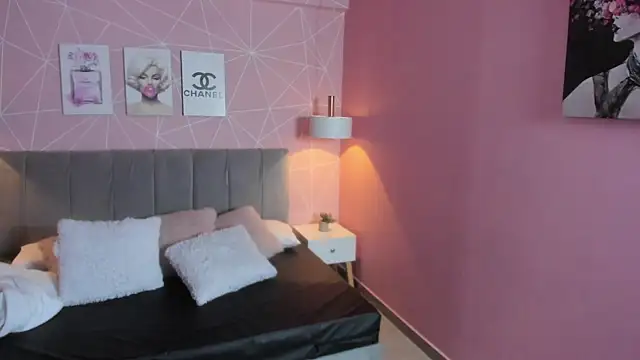 Snapshot of zara__sweet chatting on April 22, 2026, 3:24 pm zara sweet online show from April 22, 2026, 3:24 pm