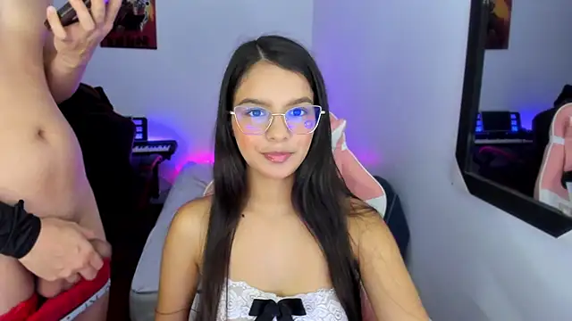 jessi and boy online show from November 23, 2025, 7:24 pm