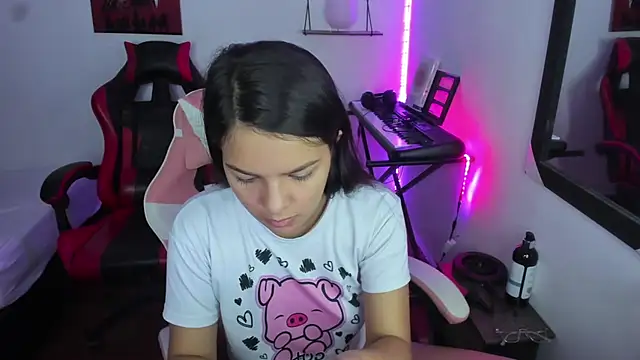 jessi and boy online show from February 18, 2026, 3:19 pm