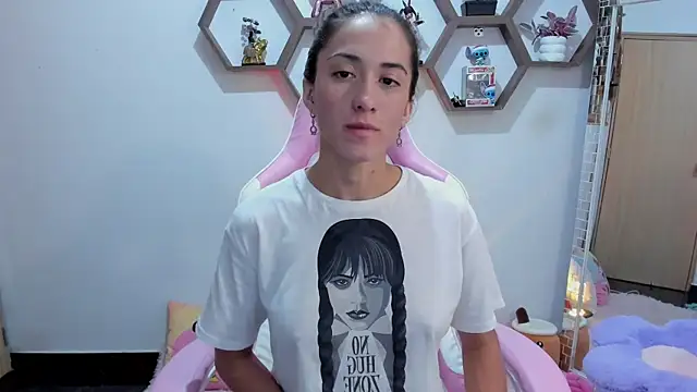 SharonSander online show from January 11, 2025, 6:14 am