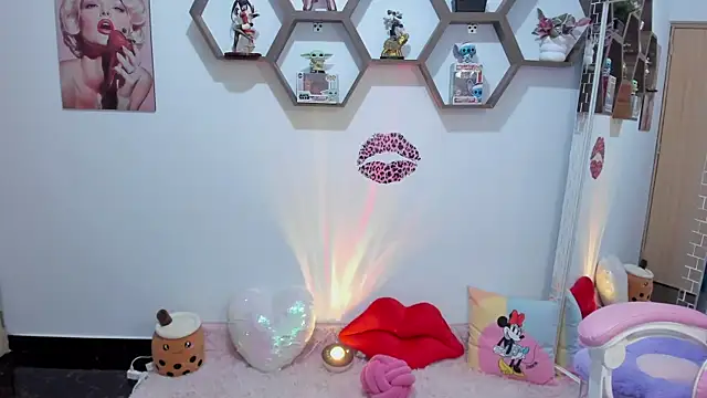 SharonSander online show from March 13, 2025, 2:49 am