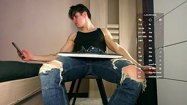 Snapshot of ChristianLevine_ chatting on January 7, 2026, 4:53 pm ChristianLevine online show from January 7, 2026, 4:53 pm