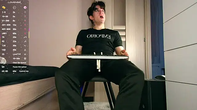 Snapshot of ChristianLevine_ chatting on January 14, 2026, 10:14 pm ChristianLevine online show from January 14, 2026, 10:14 pm