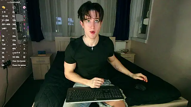 Snapshot of ChristianLevine_ chatting on January 15, 2026, 4:44 pm ChristianLevine online show from January 15, 2026, 4:44 pm