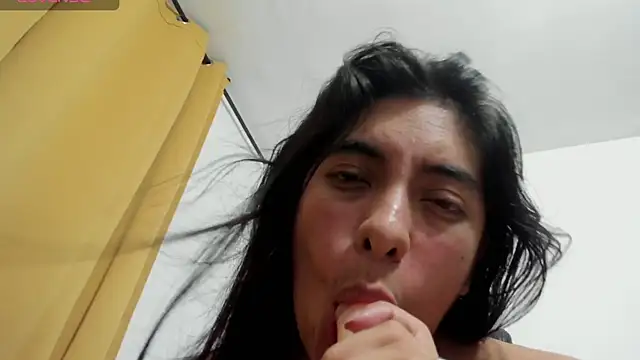 Snapshot of miss_eylens chatting on May 12, 2026, 8:33 am miss eylens online show from May 12, 2026, 8:33 am