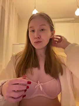 Eva Weyne online show from February 25, 2026, 8:18 pm