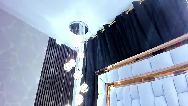 Snapshot of SarayRoyse chatting on November 3, 2025, 7:37 pm SarayRoyse online show from November 3, 2025, 7:37 pm