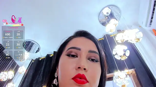 Snapshot of SarayRoyse chatting on November 29, 2025, 7:28 pm SarayRoyse online show from November 29, 2025, 7:28 pm