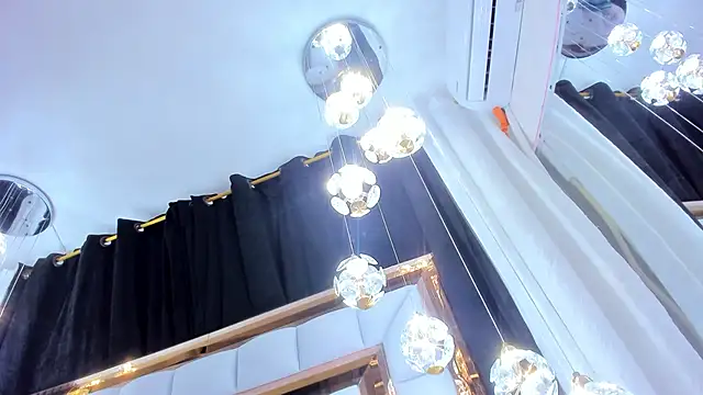 Snapshot of SarayRoyse chatting on December 2, 2025, 7:20 pm SarayRoyse online show from December 2, 2025, 7:20 pm