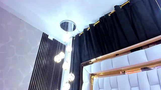 Snapshot of SarayRoyse chatting on December 5, 2025, 7:21 pm SarayRoyse online show from December 5, 2025, 7:21 pm