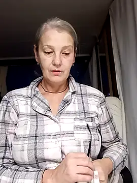 irinamaux online show from October 24, 2025, 3:58 am