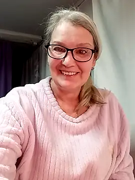 irinamaux online show from February 6, 2026, 1:32 am