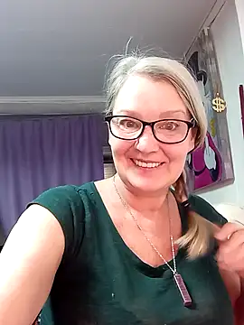 irinamaux online show from February 21, 2026, 12:00 am