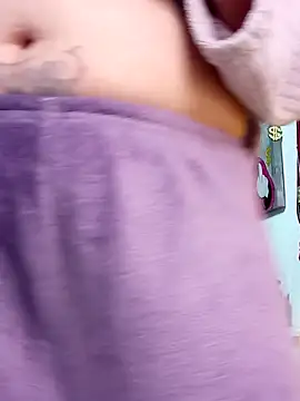 irinamaux online show from April 7, 2026, 1:22 pm