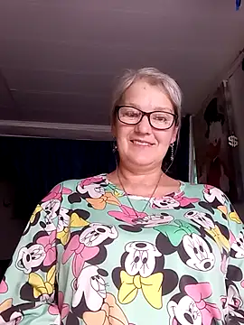 Snapshot of irinamaux chatting on June 5, 2026, 4:08 am irinamaux online show from June 5, 2026, 4:08 am