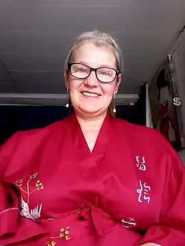 Snapshot of irinamaux chatting on June 17, 2026, 6:49 am irinamaux online show from June 17, 2026, 6:49 am