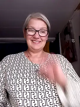 Snapshot of irinamaux chatting on June 25, 2026, 3:06 am irinamaux online show from June 25, 2026, 3:06 am