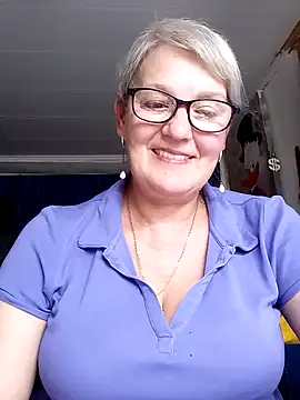Snapshot of irinamaux chatting on June 27, 2026, 12:22 pm irinamaux online show from June 27, 2026, 12:22 pm