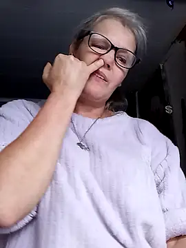 Snapshot of irinamaux chatting on July 2, 2026, 6:14 pm irinamaux online show from July 2, 2026, 6:14 pm