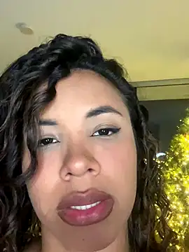 Brunettexio online show from December 17, 2025, 3:23 am