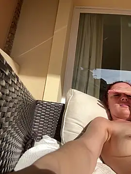 LexyGold online show from December 18, 2025, 1:50 pm