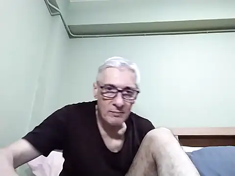 BIGUNCUTHARDCOCK online show from October 9, 2025, 5:05 am