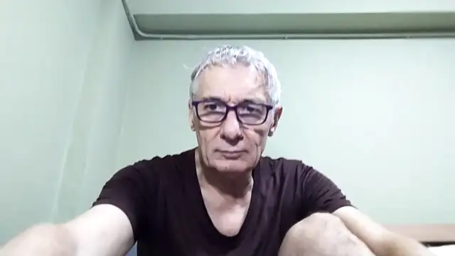 BIGUNCUTHARDCOCK online show from November 15, 2025, 1:14 am