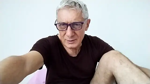 BIGUNCUTHARDCOCK online show from May 2, 2026, 1:21 am