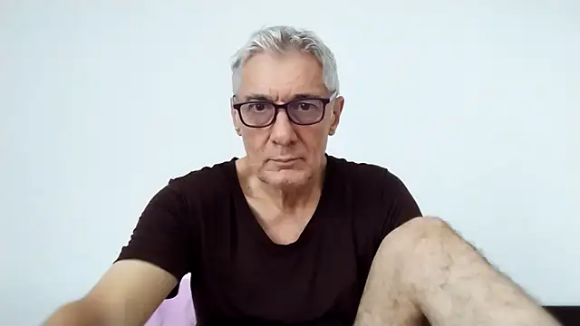 BIGUNCUTHARDCOCK online show from May 6, 2026, 1:47 am