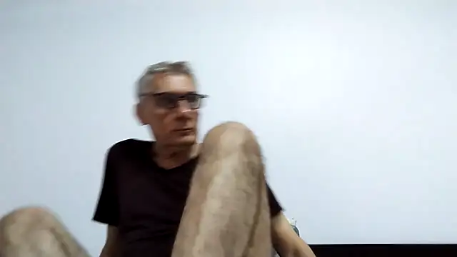 BIGUNCUTHARDCOCK online show from May 10, 2026, 11:43 pm