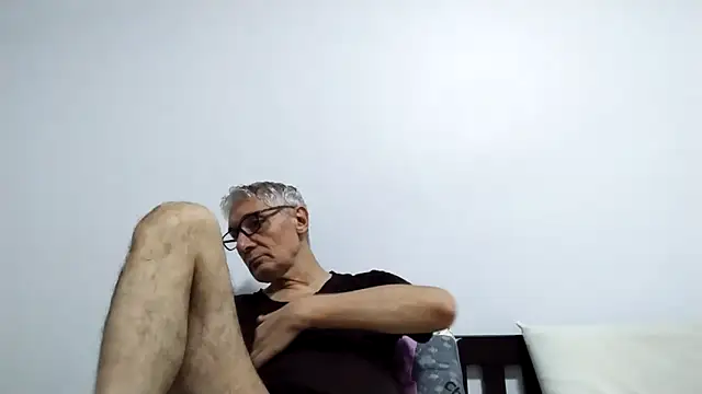 BIGUNCUTHARDCOCK online show from May 13, 2026, 1:25 am