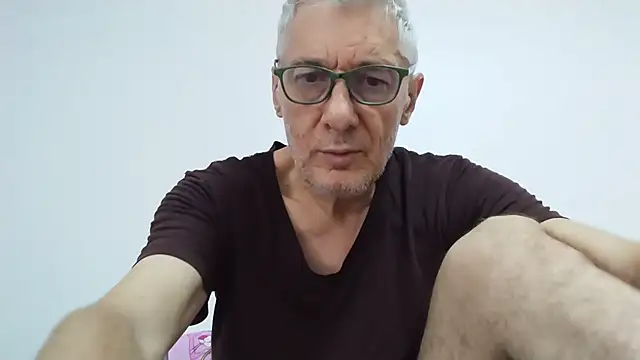 BIGUNCUTHARDCOCK online show from May 27, 2026, 1:13 am