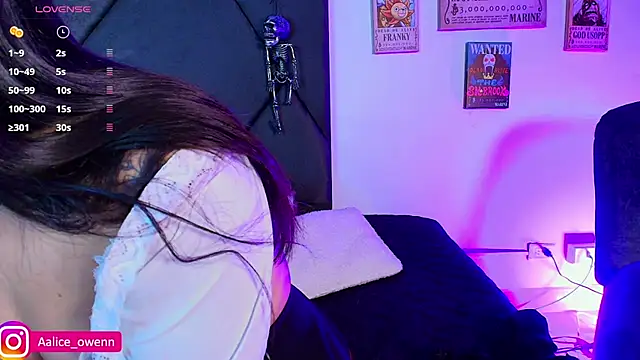 Aliceowenn online show from October 25, 2025, 9:09 pm