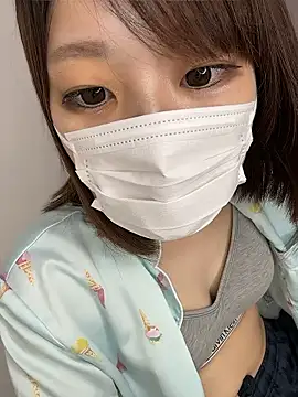 Snapshot of hi---chan- chatting on June 29, 2026, 12:49 pm hi---chan- online show from June 29, 2026, 12:49 pm