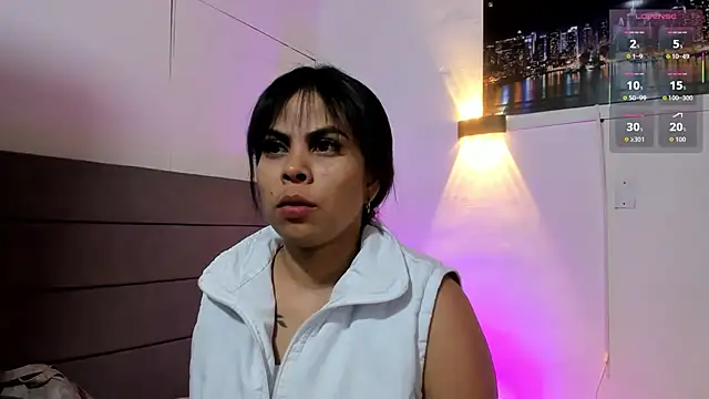 Snapshot of Julieta_Coopeer_ chatting on May 24, 2026, 10:42 am Julieta Coopeer online show from May 24, 2026, 10:42 am