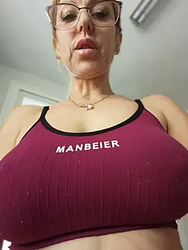 blondyruby online show from May 15, 2026, 12:34 pm
