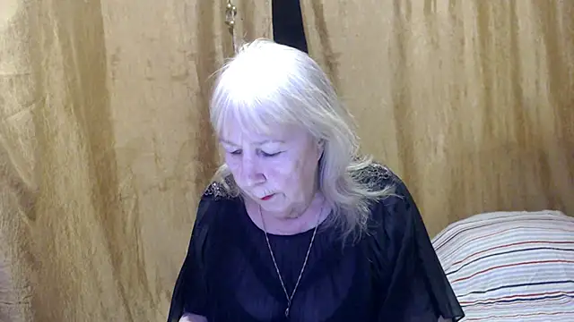  Estelitta 5 online show from February 22, 2025, 7:14 pm