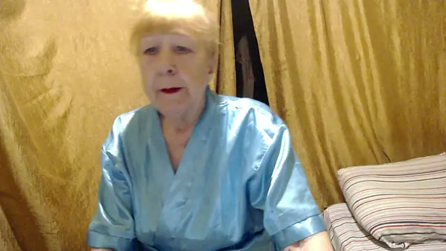  Estelitta 5 online show from October 11, 2025, 7:45 pm