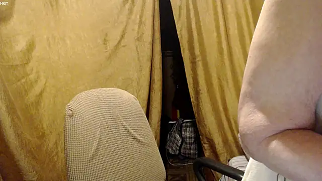  Estelitta 5 online show from October 12, 2025, 5:01 pm