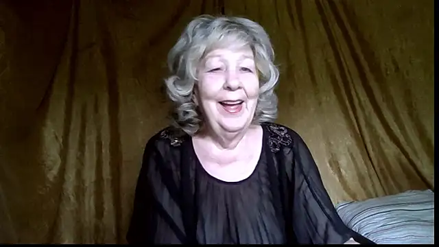 Snapshot of _Estelitta_5 chatting on August 7, 2026, 6:37 am Estelitta 5 online show from August 7, 2026, 6:37 am
