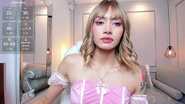 AzuraKindong online show from October 28, 2025, 8:00 pm