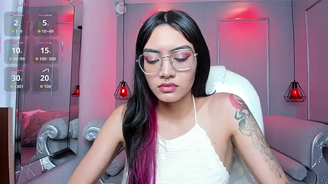 AzuraKindong online show from December 18, 2025, 7:20 pm