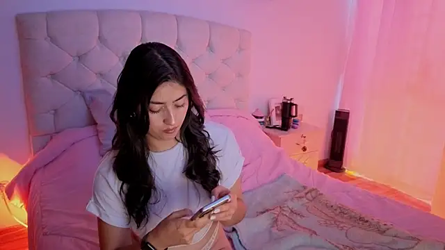 Snapshot of ChanellGV chatting on October 22, 2025, 7:57 pm ChanellGV online show from October 22, 2025, 7:57 pm