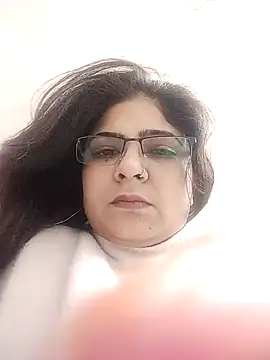 Husnpari20 online show from January 3, 2025, 5:39 am