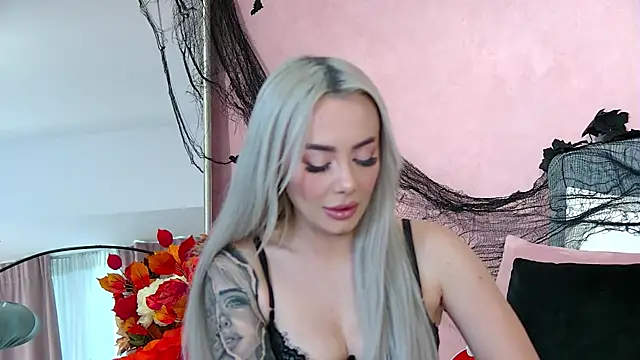 FrancescaMcGray online show from October 30, 2025, 8:27 am