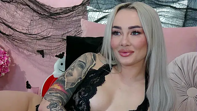 FrancescaMcGray online show from November 2, 2025, 9:11 am