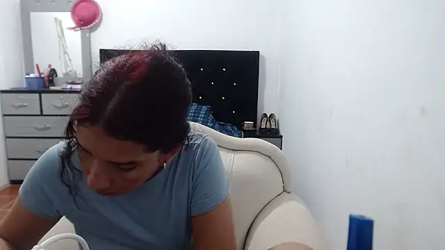 Snapshot of Ainhoa-hot chatting on December 31, 2024, 6:57 pm Ainhoa-hot online show from December 31, 2024, 6:57 pm