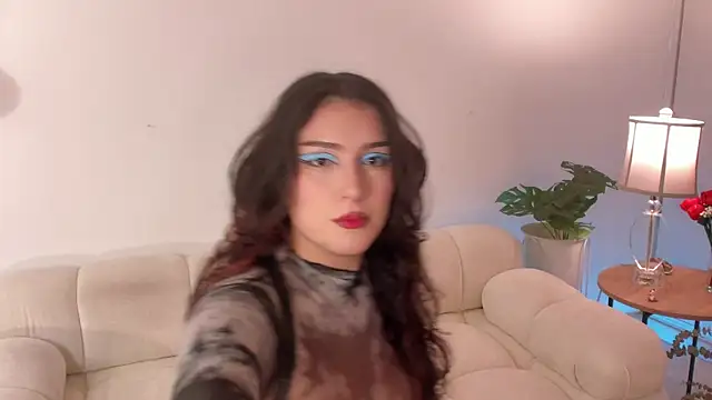 Snapshot of freya_bella_ chatting on December 15, 2024, 7:13 am freya bella online show from December 15, 2024, 7:13 am